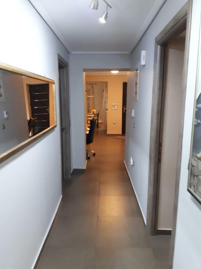 Modern Residence In The Center Of Trikala Exterior foto
