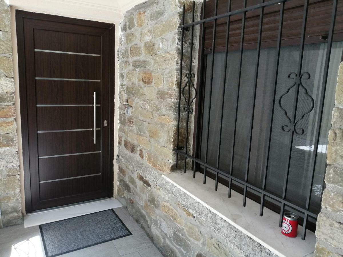 Modern Residence In The Center Of Trikala Exterior foto